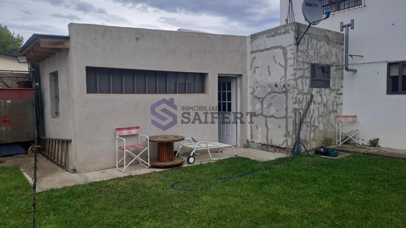 Casa con departamento en venta en Barrio Jose Fuchs