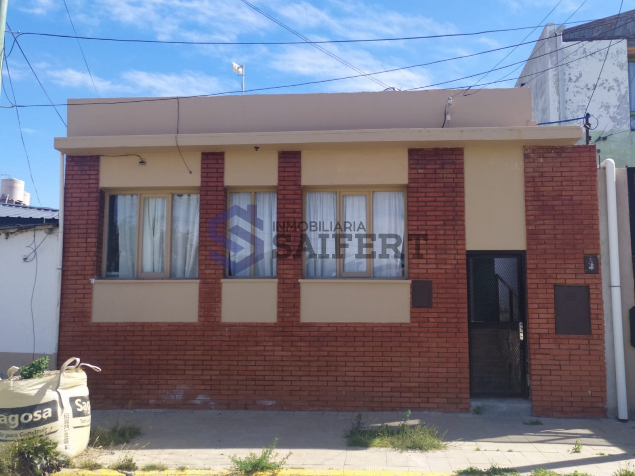 Casa con departamento en venta en Barrio Jose Fuchs